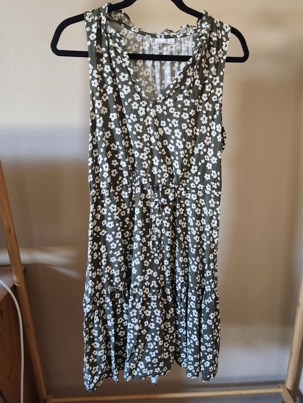 GAP Olive Green Floral Sleeveless V-Neck Dress